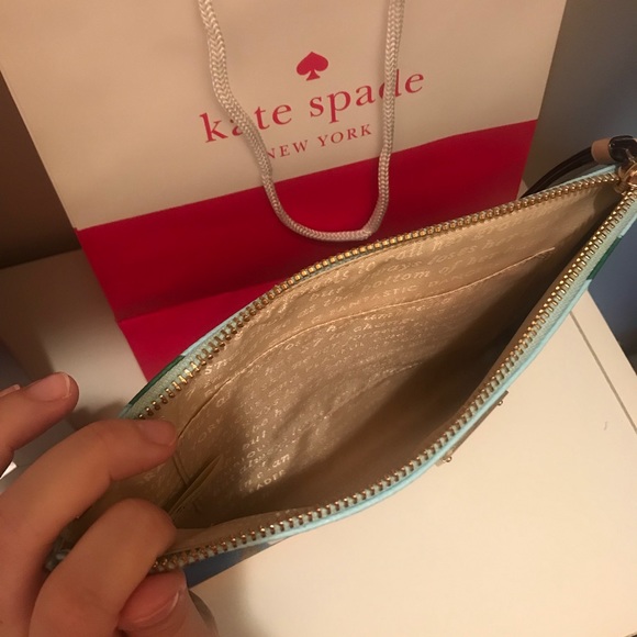 Large I need a Vacation wristlet-Kate Spade - Picture 3 of 3